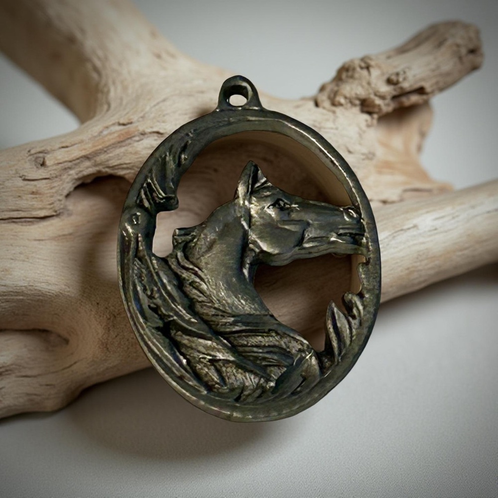 Pewter horse pendant; stamped/signed Siskiyou, Inc. 1996; RARE, Vintage